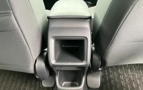 Honda Vezel, 2023 год, 1 860 000 рублей, 18 фотография