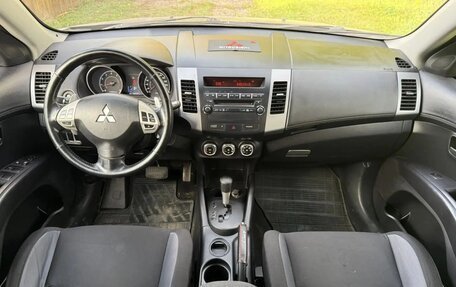 Mitsubishi Outlander III рестайлинг 3, 2010 год, 1 150 000 рублей, 3 фотография