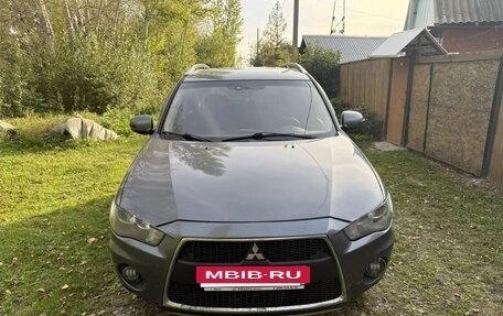 Mitsubishi Outlander III рестайлинг 3, 2010 год, 1 150 000 рублей, 4 фотография
