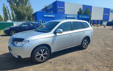 Mitsubishi Outlander III рестайлинг 3, 2012 год, 1 200 000 рублей, 5 фотография