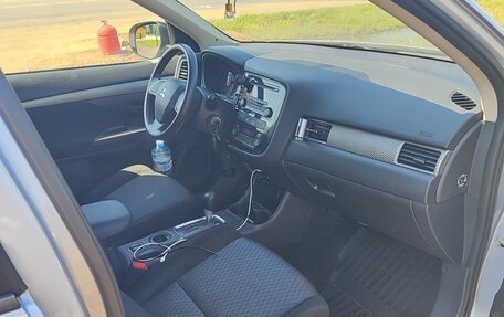 Mitsubishi Outlander III рестайлинг 3, 2012 год, 1 200 000 рублей, 8 фотография