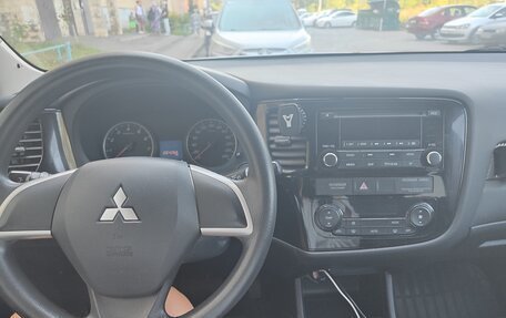 Mitsubishi Outlander III рестайлинг 3, 2012 год, 1 200 000 рублей, 11 фотография