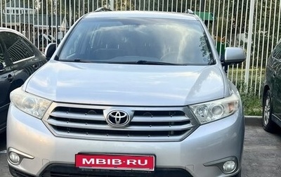Toyota Highlander III, 2013 год, 1 900 000 рублей, 1 фотография