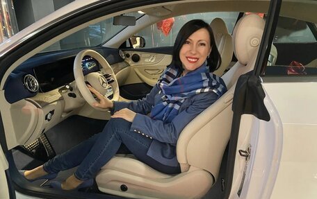 Mercedes-Benz E-Класс, 2021 год, 5 590 000 рублей, 4 фотография