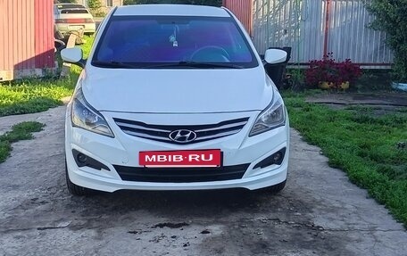 Hyundai Solaris II рестайлинг, 2015 год, 895 000 рублей, 2 фотография