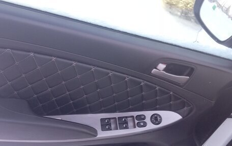 Hyundai Solaris II рестайлинг, 2015 год, 895 000 рублей, 18 фотография
