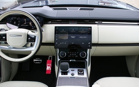 Land Rover Range Rover IV рестайлинг, 2022 год, 13 300 000 рублей, 10 фотография