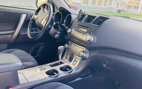 Toyota Highlander III, 2013 год, 1 900 000 рублей, 12 фотография