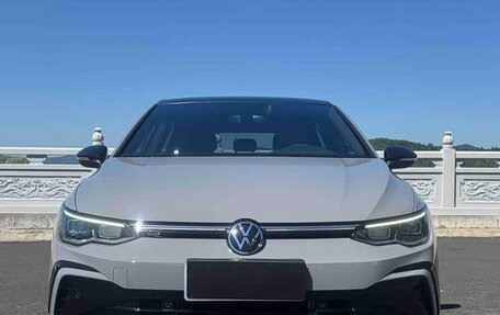 Volkswagen Golf VIII, 2022 год, 1 576 000 рублей, 2 фотография