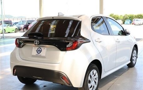 Toyota Yaris, 2023 год, 750 000 рублей, 7 фотография