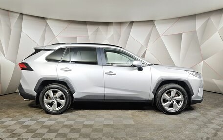 Toyota RAV4, 2020 год, 2 443 000 рублей, 6 фотография
