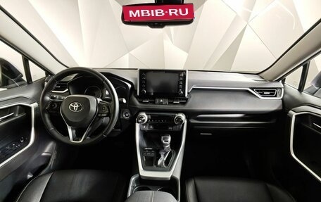 Toyota RAV4, 2020 год, 2 443 000 рублей, 19 фотография