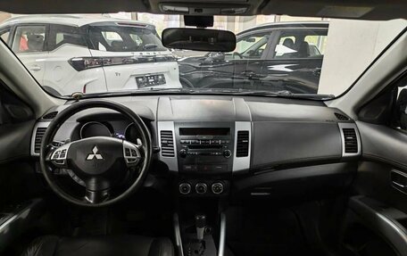 Mitsubishi Outlander III рестайлинг 3, 2010 год, 899 000 рублей, 10 фотография