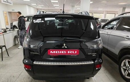 Mitsubishi Outlander III рестайлинг 3, 2010 год, 899 000 рублей, 6 фотография