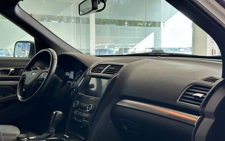 Ford Explorer VI, 2019 год, 3 420 000 рублей, 8 фотография
