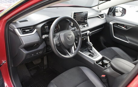 Toyota RAV4, 2021 год, 3 700 000 рублей, 7 фотография