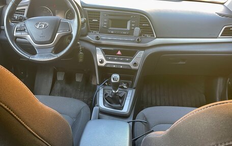 Hyundai Elantra VI рестайлинг, 2018 год, 1 270 000 рублей, 7 фотография