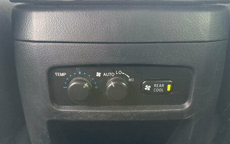 Toyota Land Cruiser Prado 120 рестайлинг, 2006 год, 1 750 000 рублей, 19 фотография