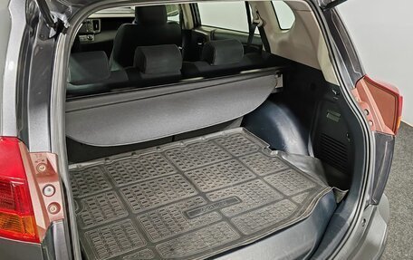 Toyota RAV4, 2015 год, 1 750 000 рублей, 22 фотография