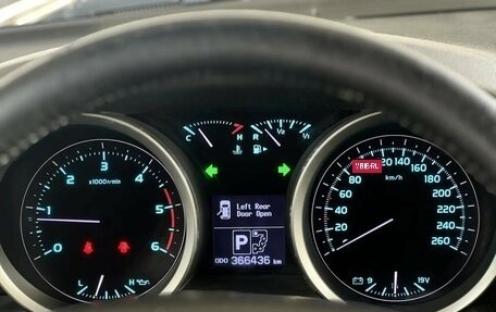 Toyota Land Cruiser 200, 2008 год, 2 595 000 рублей, 17 фотография
