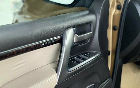 Toyota Land Cruiser 200, 2008 год, 2 595 000 рублей, 30 фотография