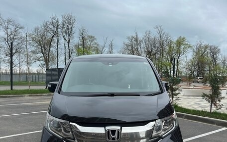 Honda Stepwgn IV, 2016 год, 1 970 000 рублей, 4 фотография