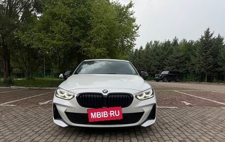 BMW 1 серия, 2022 год, 1 590 000 рублей, 2 фотография