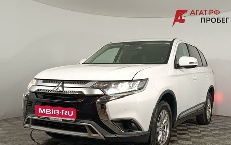 Mitsubishi Outlander III рестайлинг 3, 2018 год, 1 920 000 рублей, 3 фотография