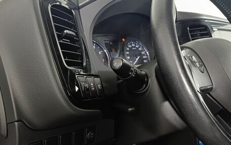 Mitsubishi Outlander III рестайлинг 3, 2018 год, 1 920 000 рублей, 9 фотография