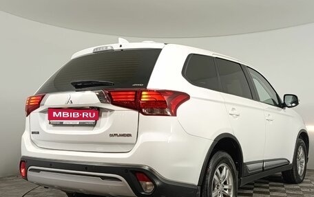 Mitsubishi Outlander III рестайлинг 3, 2018 год, 1 920 000 рублей, 7 фотография
