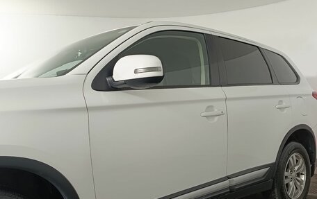 Mitsubishi Outlander III рестайлинг 3, 2018 год, 1 920 000 рублей, 20 фотография