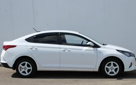 Hyundai Solaris II рестайлинг, 2021 год, 1 550 000 рублей, 8 фотография
