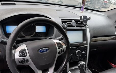 Ford Explorer VI, 2014 год, 1 850 000 рублей, 11 фотография