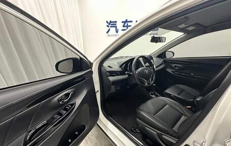 Toyota Yaris XP150 рестайлинг, 2022 год, 1 300 030 рублей, 13 фотография