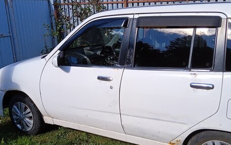 Nissan Cube II, 2000 год, 100 000 рублей, 2 фотография