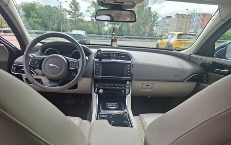 Jaguar XE I рестайлинг, 2015 год, 2 100 000 рублей, 6 фотография