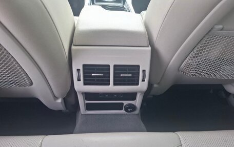 Jaguar XE I рестайлинг, 2015 год, 2 100 000 рублей, 9 фотография