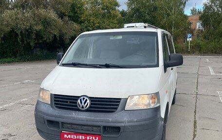 Volkswagen Transporter T5 рестайлинг, 2005 год, 1 000 000 рублей, 1 фотография