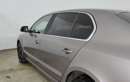 Skoda Superb III рестайлинг, 2013 год, 780 000 рублей, 21 фотография
