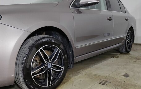 Skoda Superb III рестайлинг, 2013 год, 780 000 рублей, 24 фотография