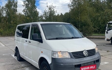 Volkswagen Transporter T5 рестайлинг, 2005 год, 1 000 000 рублей, 2 фотография