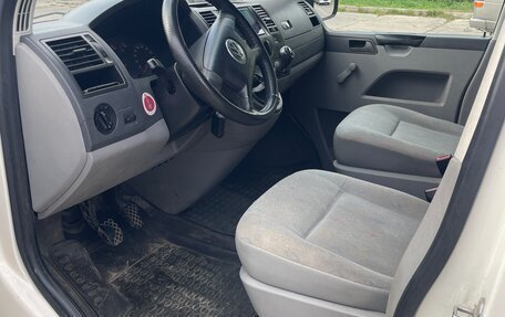 Volkswagen Transporter T5 рестайлинг, 2005 год, 1 000 000 рублей, 14 фотография