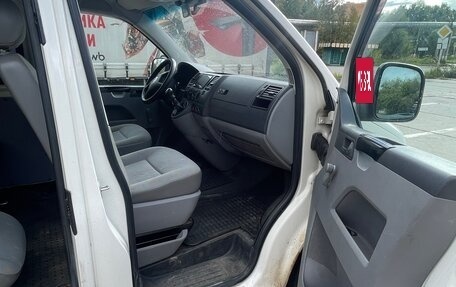 Volkswagen Transporter T5 рестайлинг, 2005 год, 1 000 000 рублей, 9 фотография