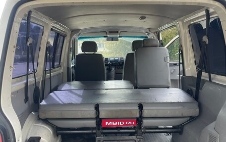 Volkswagen Transporter T5 рестайлинг, 2005 год, 1 000 000 рублей, 10 фотография
