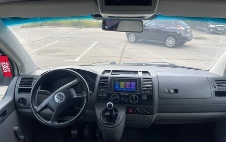 Volkswagen Transporter T5 рестайлинг, 2005 год, 1 000 000 рублей, 15 фотография