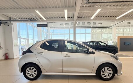 Toyota Yaris, 2021 год, 1 179 000 рублей, 7 фотография