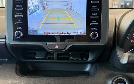 Toyota Yaris, 2021 год, 1 179 000 рублей, 17 фотография