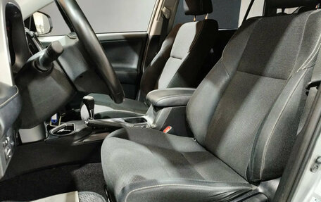 Toyota RAV4, 2017 год, 2 295 000 рублей, 8 фотография