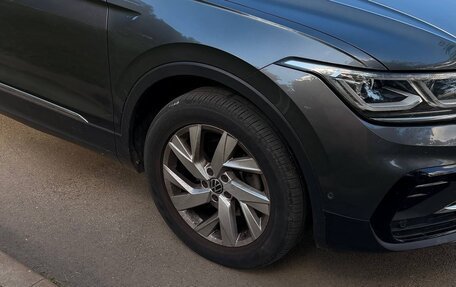 Volkswagen Tiguan II, 2021 год, 2 999 000 рублей, 3 фотография