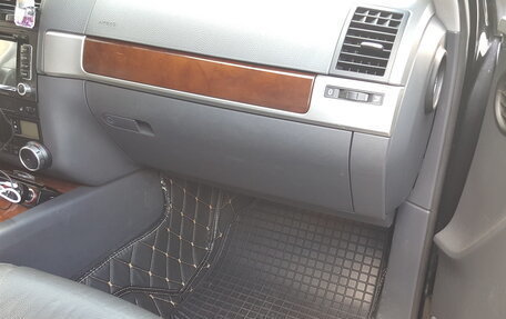 Volkswagen Touareg III, 2010 год, 1 950 000 рублей, 2 фотография